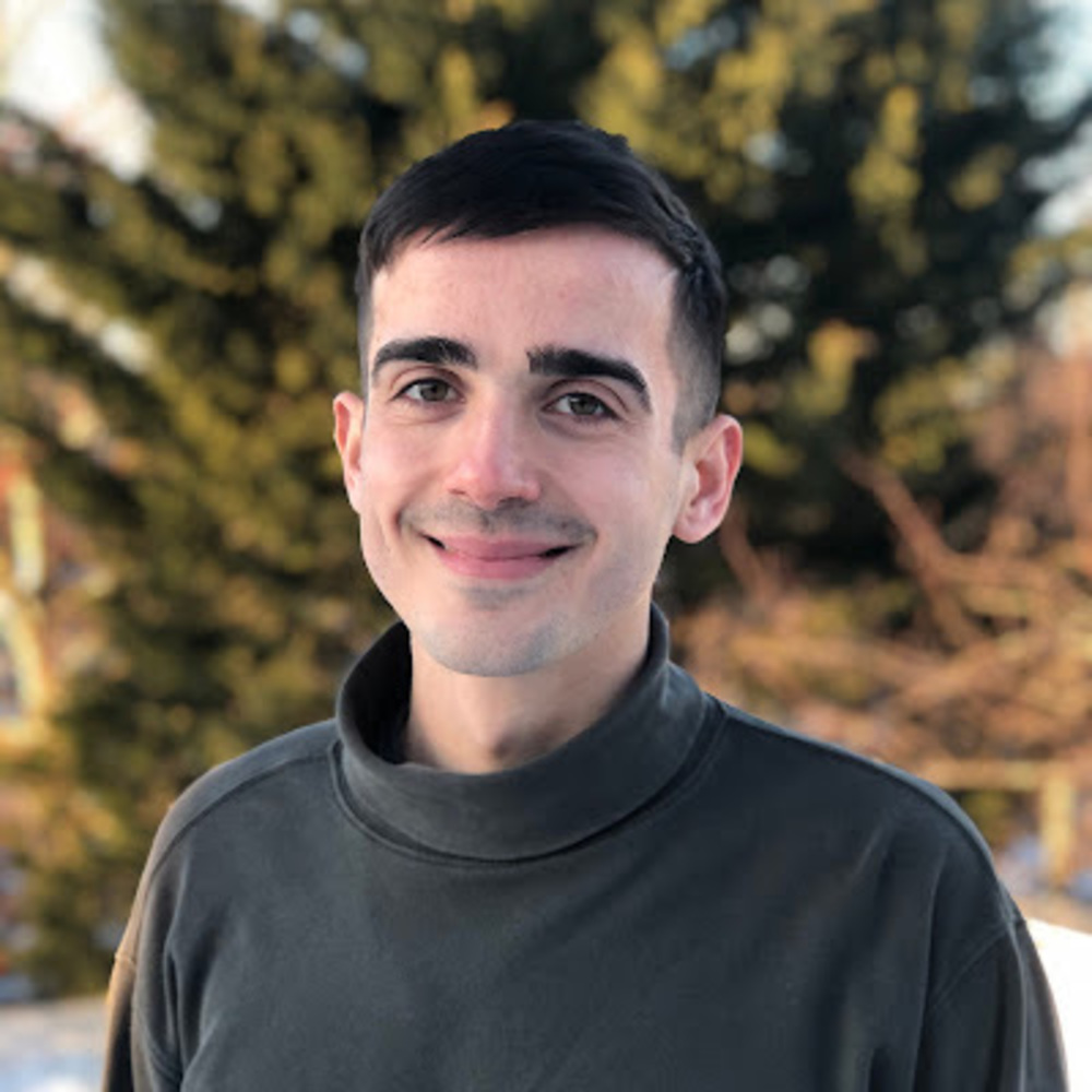 Meet your Posher, Dominic